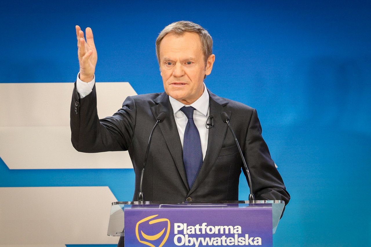 Polska wspiera Ukrainę, a EPL chce nałożenia na nią sankcji. „Panie Tusk, jak pan może wbijać nóż w plecy?!”