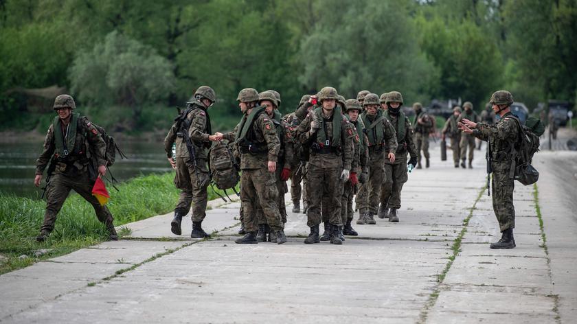 W Polsce rusza dobrowolna zasadnicza służba wojskowa.