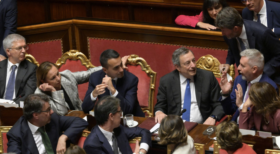 Rząd Draghiego z wotum zaufania w Senacie, czołowe partie zbojkotowały głosowanie