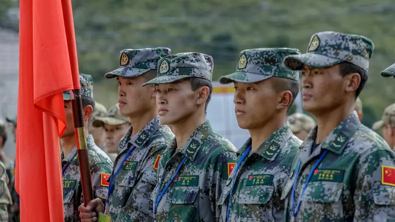 Generał armii USA: Chiny pozyskują broń pięć razy szybciej od nas