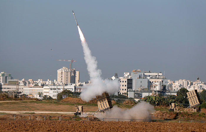 900 rakiet na Izrael, naloty na Gazę i rozejm. Są naruszenia