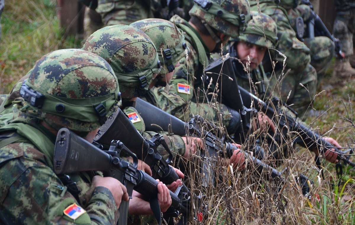 Widmo nowej wojny na Bałkanach. Serbskie wojsko w stanie podwyższonej gotowości bojowej! Dowódca na granicy z Kosowem