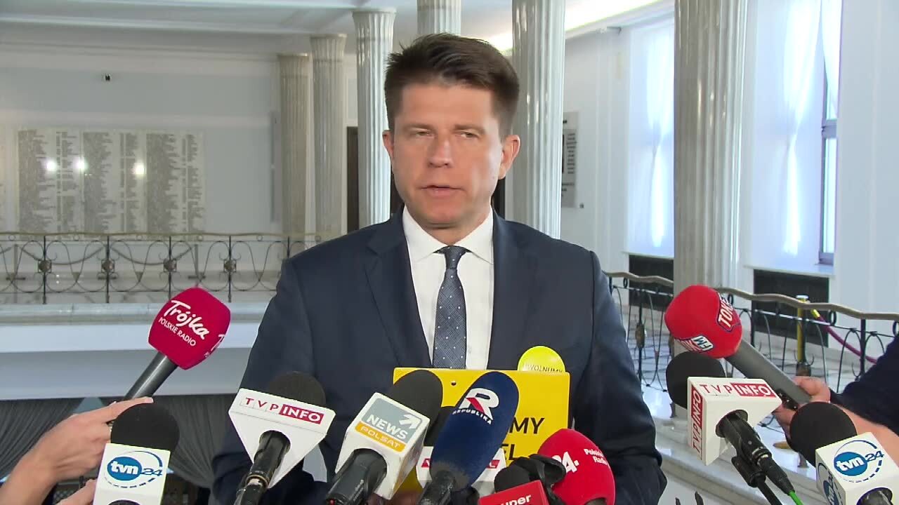 „Powrót króla” razy sześć. Ryszard Petru nawiązuje do swojej słynnej wpadki