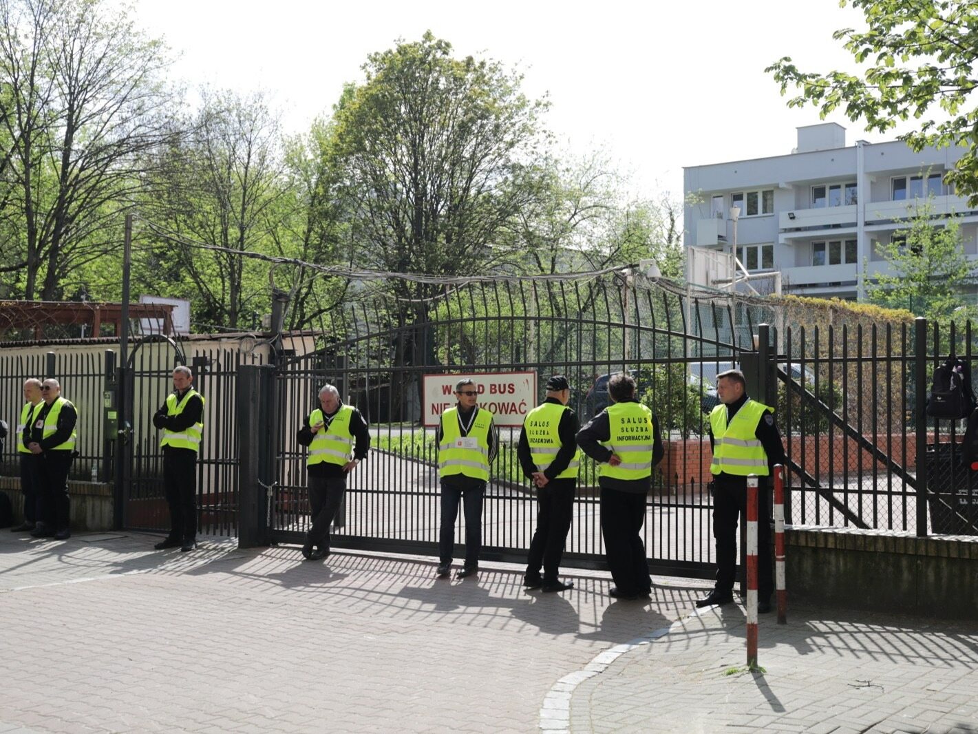 Warszawa przejęła budynek bezprawnie zajmowany przez Rosjan. „Musieliśmy użyć siły, żeby wejść”