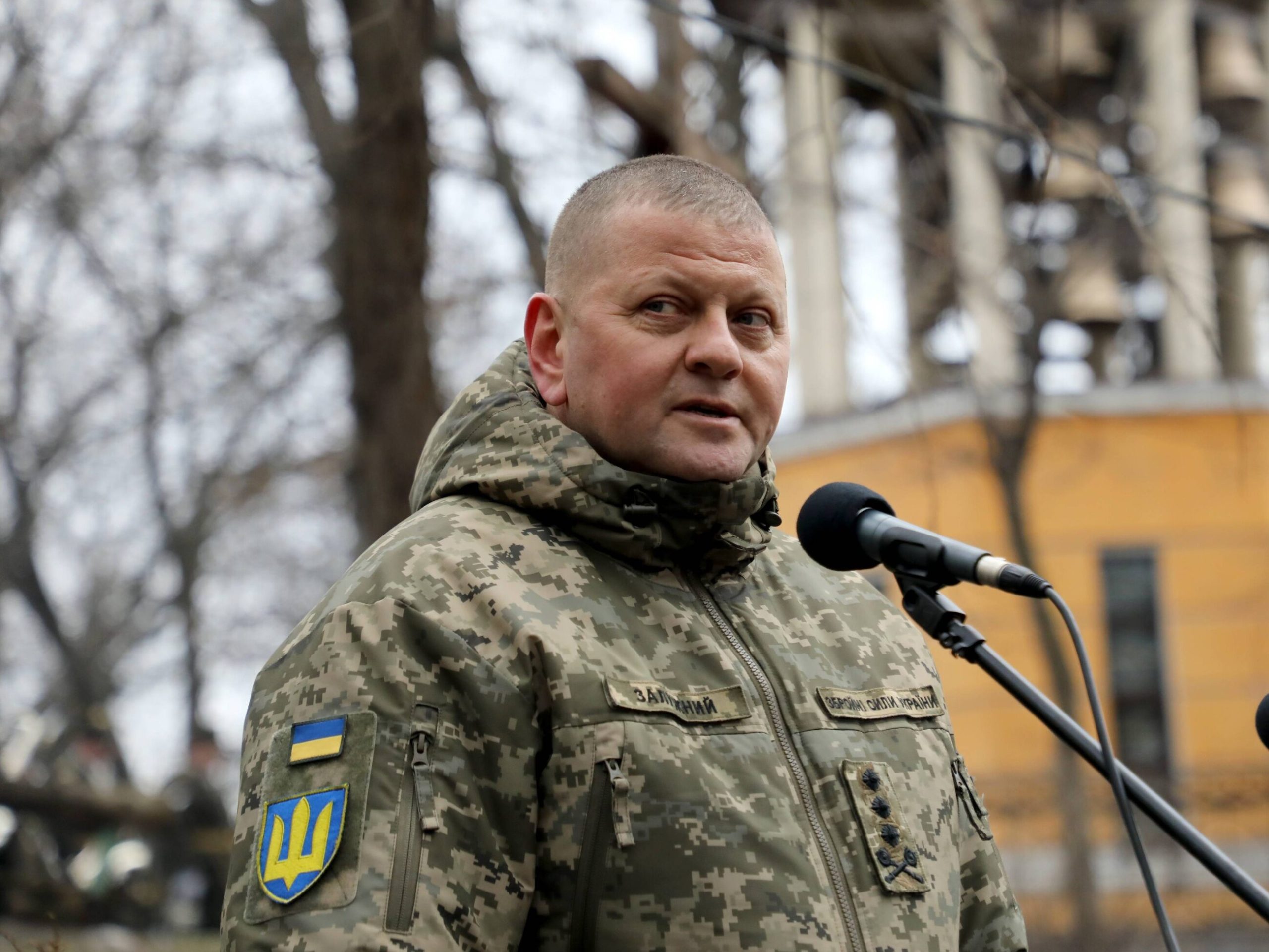 Demonstracyjny gest Rosji. Generał Załużny umieszczony na liście poszukiwanych