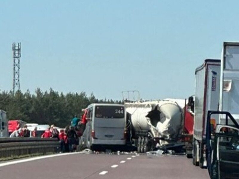 Groźny wypadek polskiego autokaru w Niemczech. „Nie należy kierowcy obwiniać za to zdarzenie”