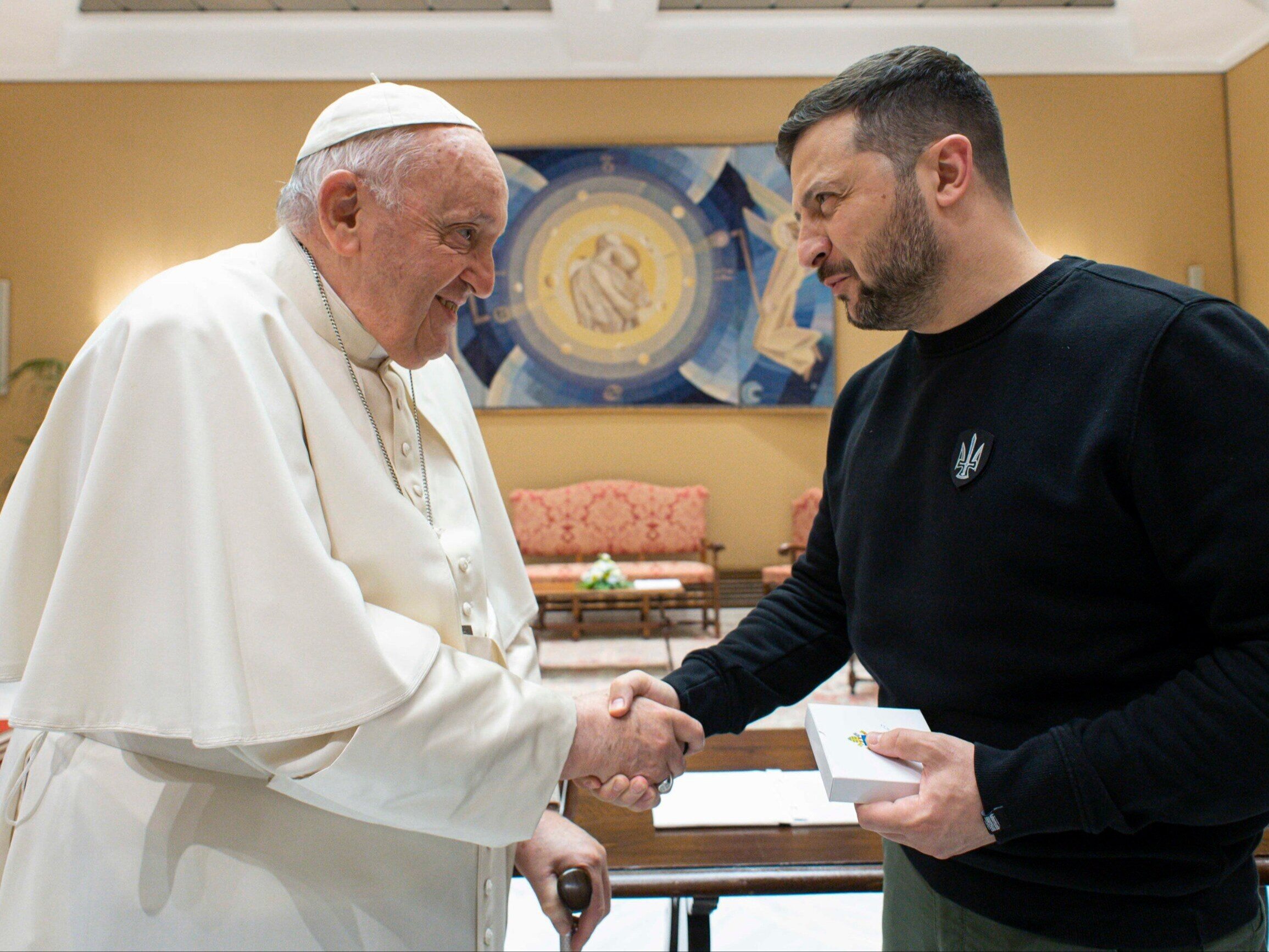 Historyczne spotkanie prezydenta Ukrainy z papieżem. Nietypowy prezent i prośba do Franciszka