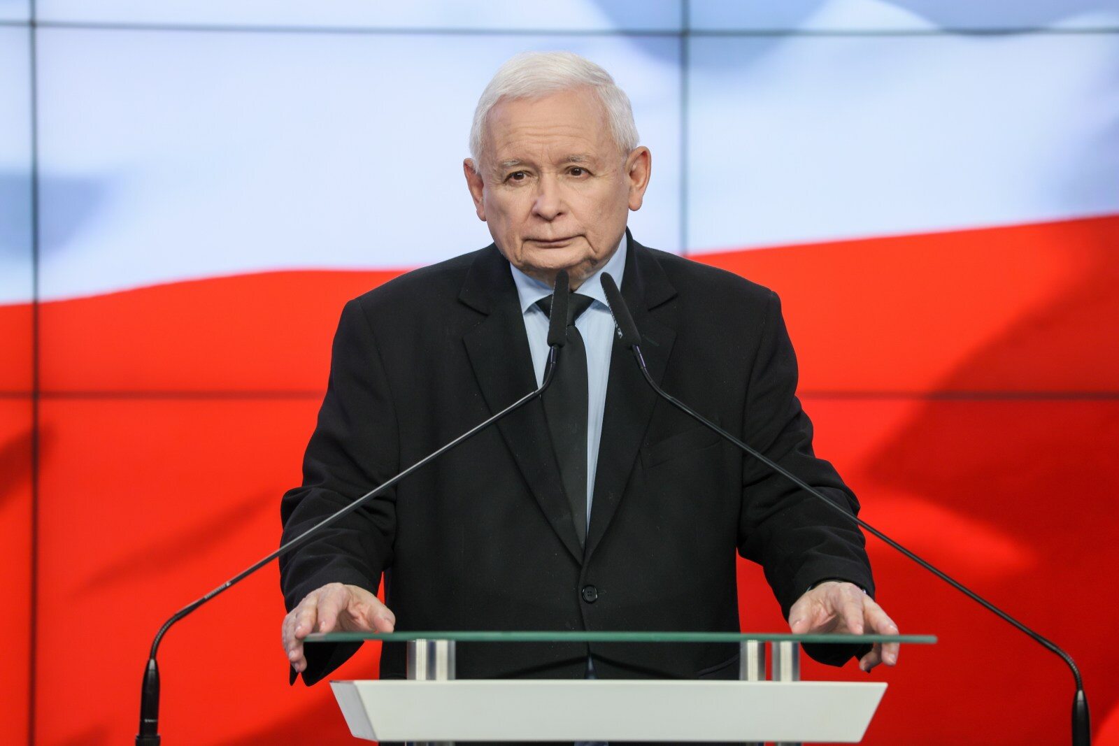 Jarosław Kaczyński skutecznym liderem? Wyniki sondażu dają do myślenia