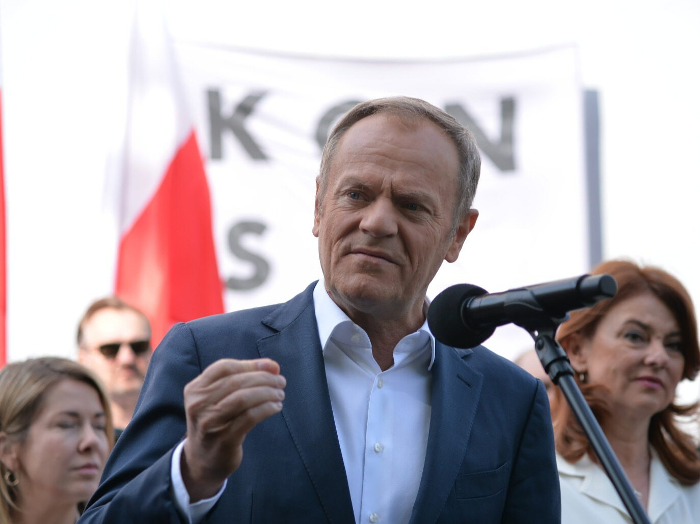 Kaczyński chce „zapobiegać seksualizacji dzieci”. Tusk pisze o mdłościach