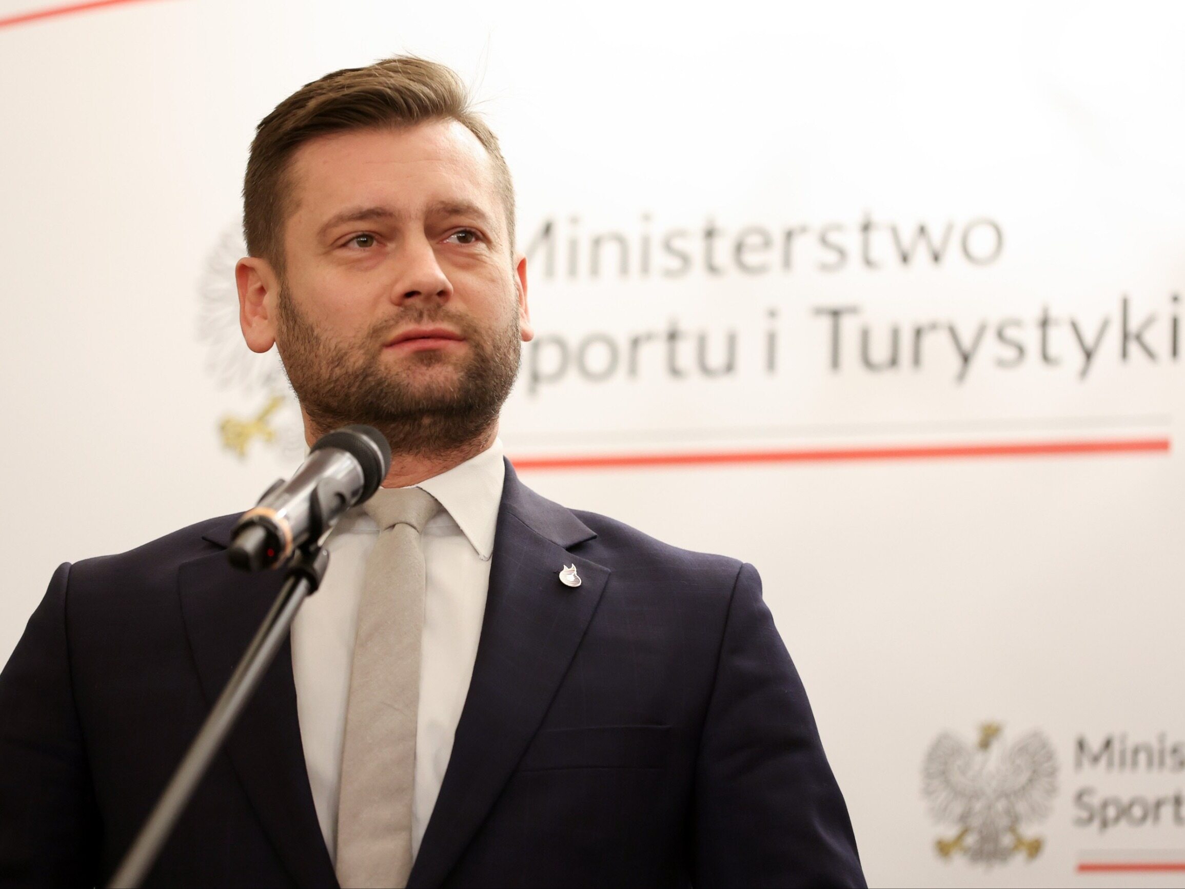 Nowe wyzwanie dla Kamila Bortniczuka. Minister sportu i turystyki został wyróżniony