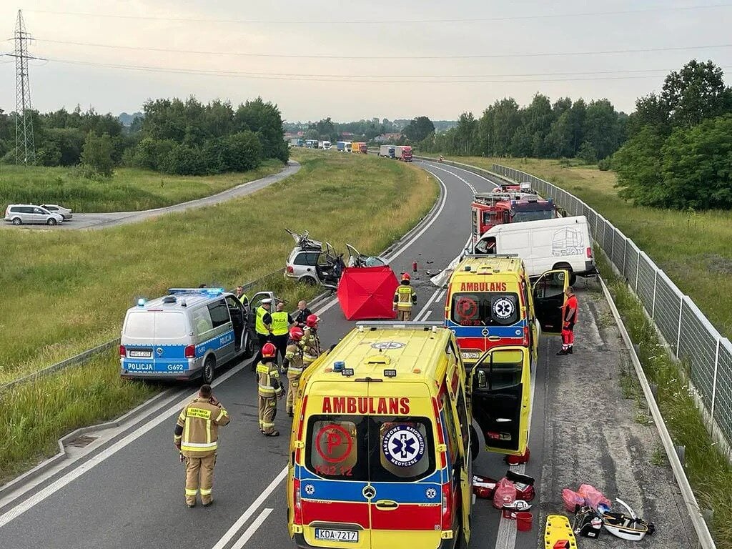 Tragiczny wypadek w Dąbrowie Tarnowskiej. Wśród poszkodowanych są obcokrajowcy