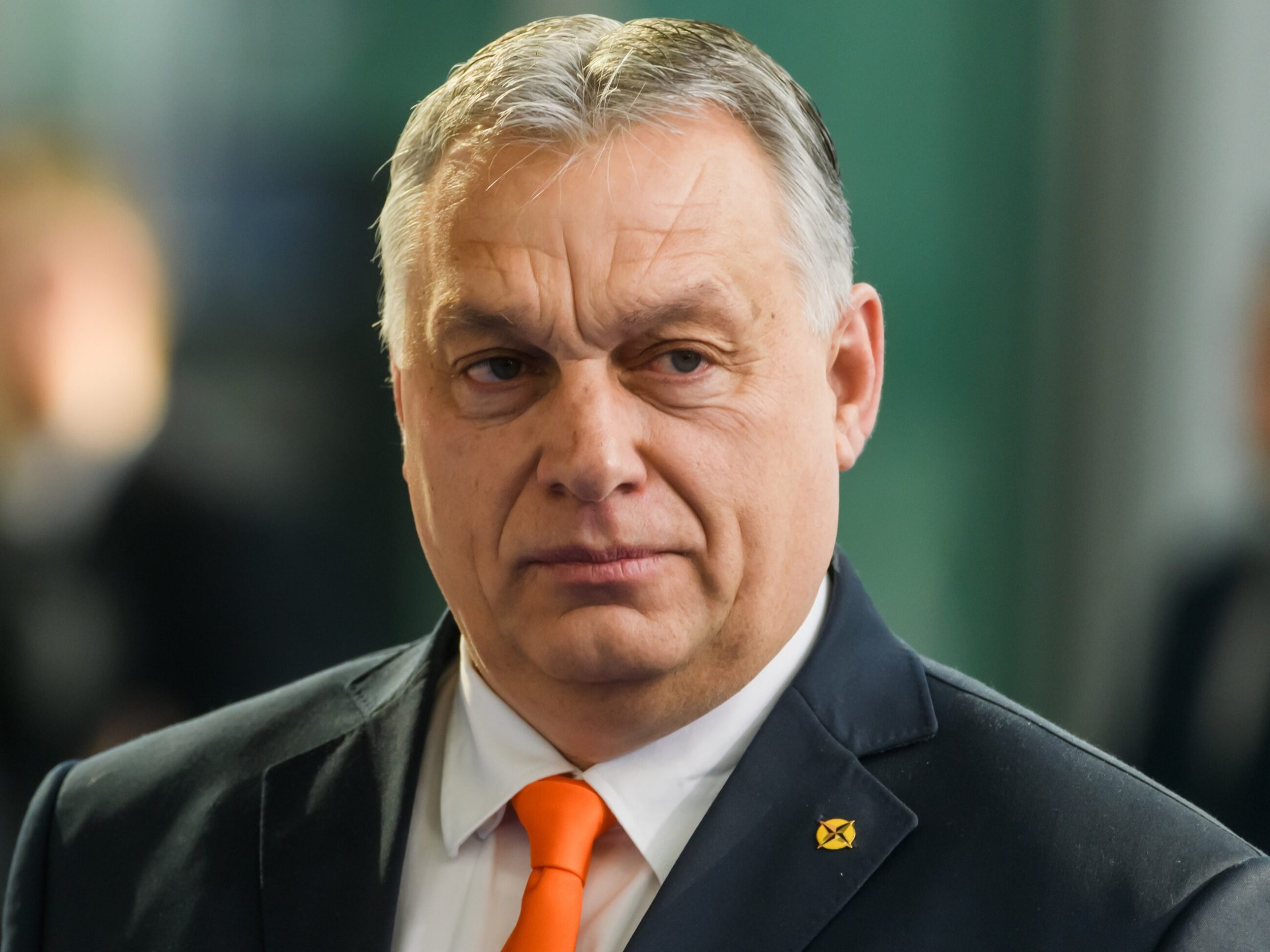 Węgierski rząd apelował o pokój w 29-sekundowym nagraniu. Jedna plansza wywoła wściekłość