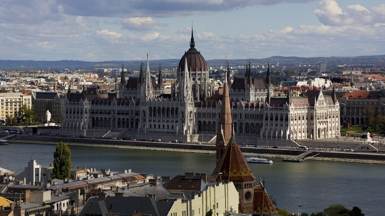 Koniec mrożenia cen na Węgrzech. Teraz będą obowiązkowe promocje