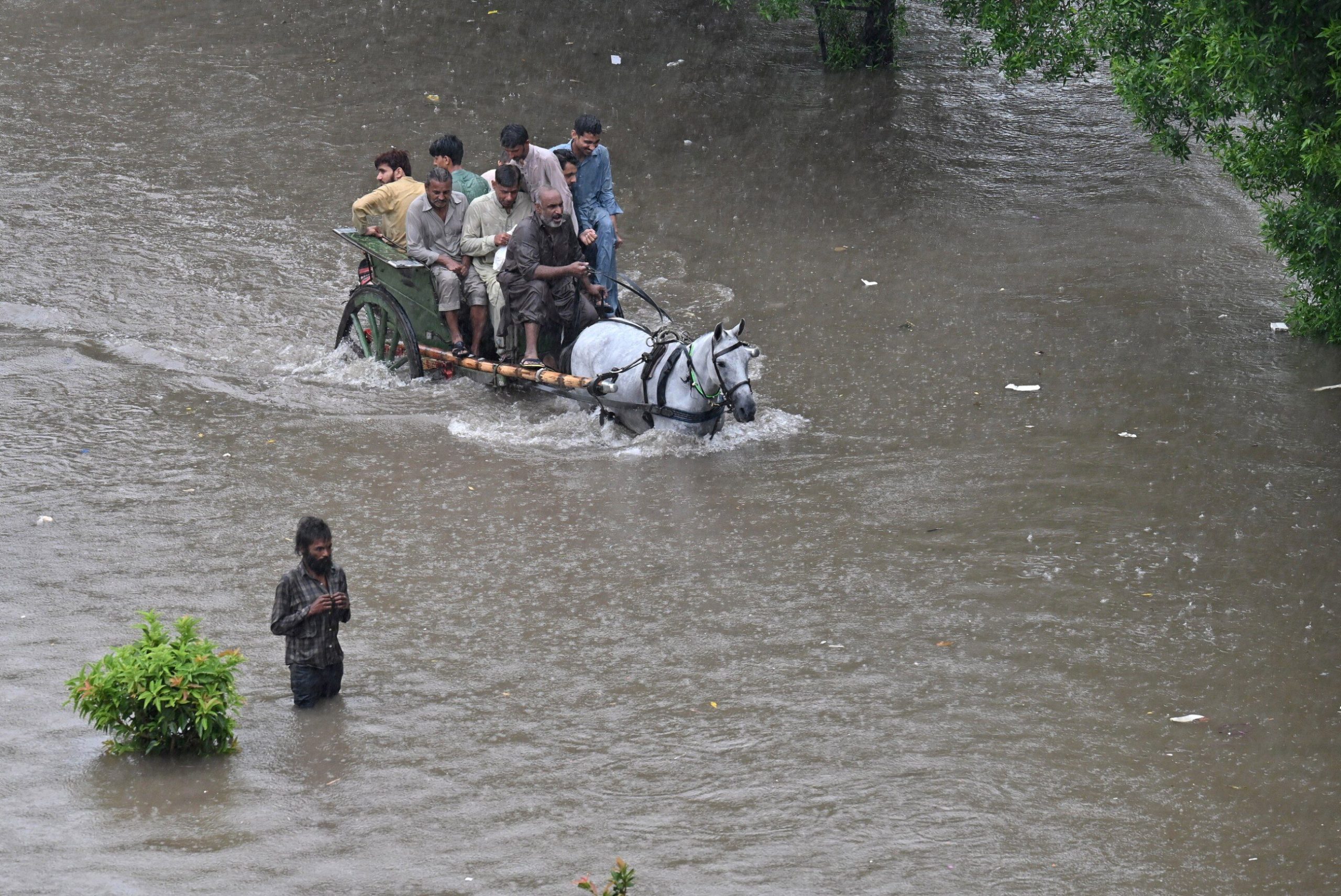 Monsun w Pakistanie zabił już ponad 50 osób. Wśród ofiar jest ośmioro dzieci