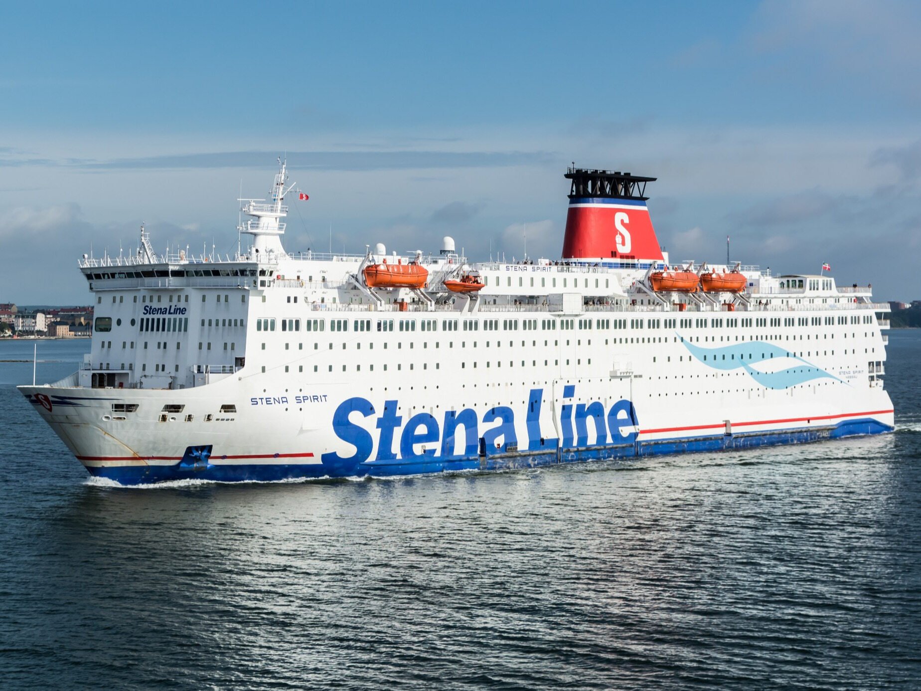 Niebezpieczna sytuacja na promie Stena Spirit. Śmigłowiec ratowniczy w akcji