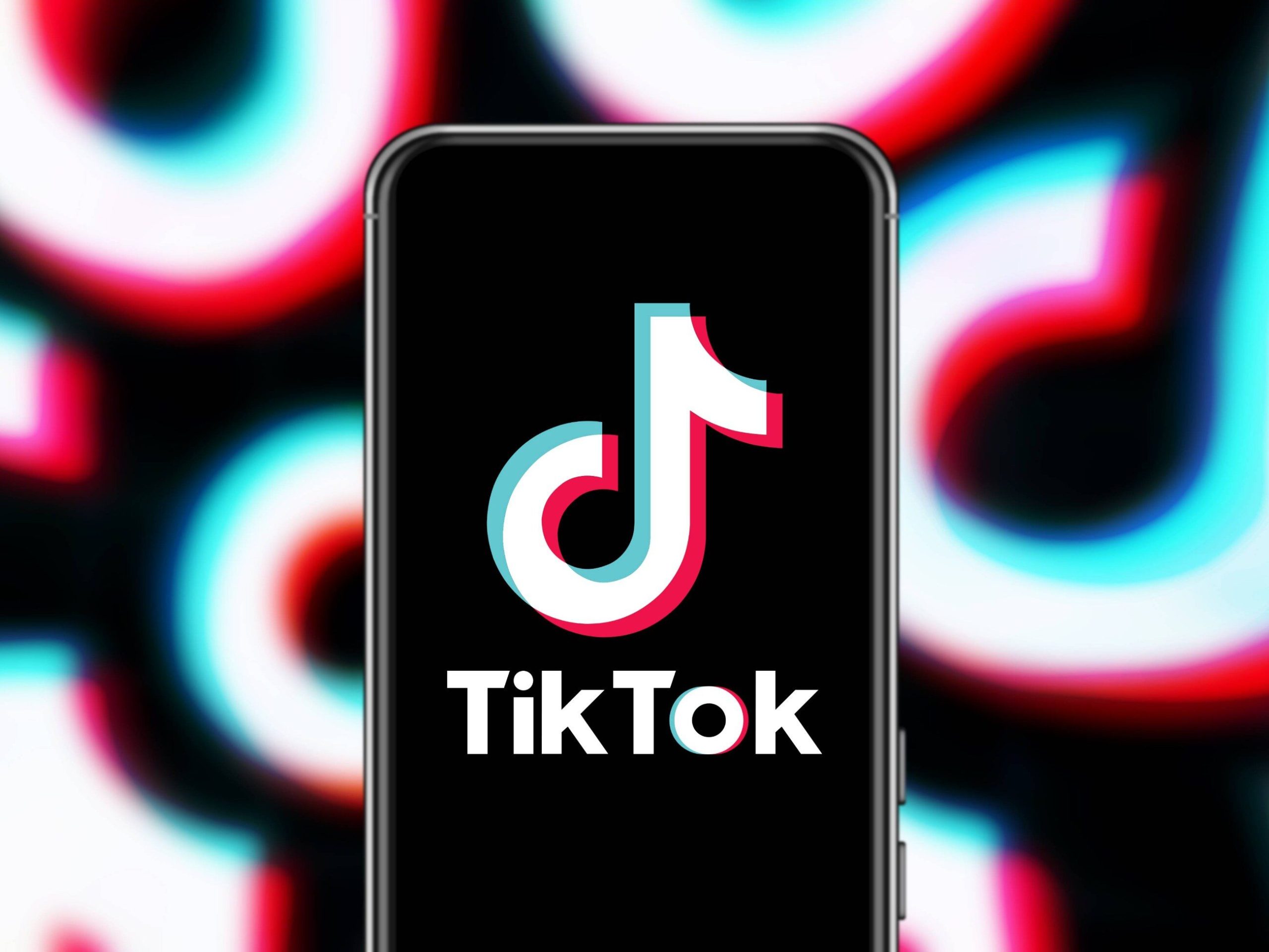 TikTok nie spełnia nowych zasad UE? Oto co wykazał test Komisji