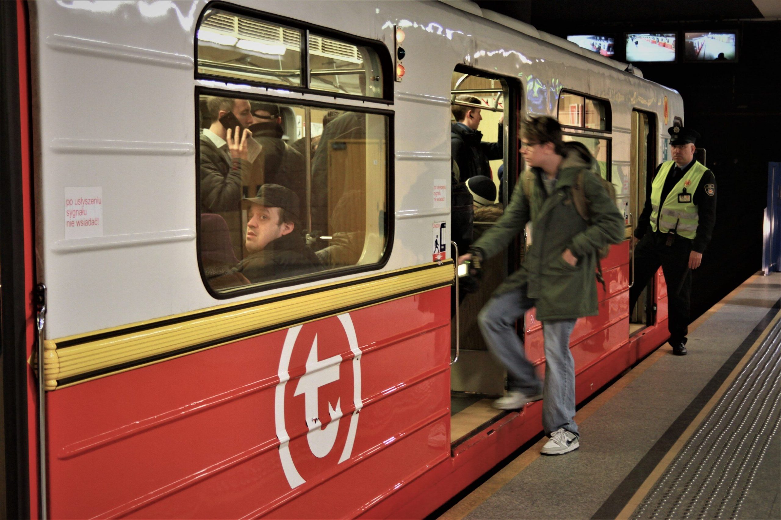 Tragiczny wypadek w metrze. „Akcja reanimacyjna nie zakończyła się sukcesem”