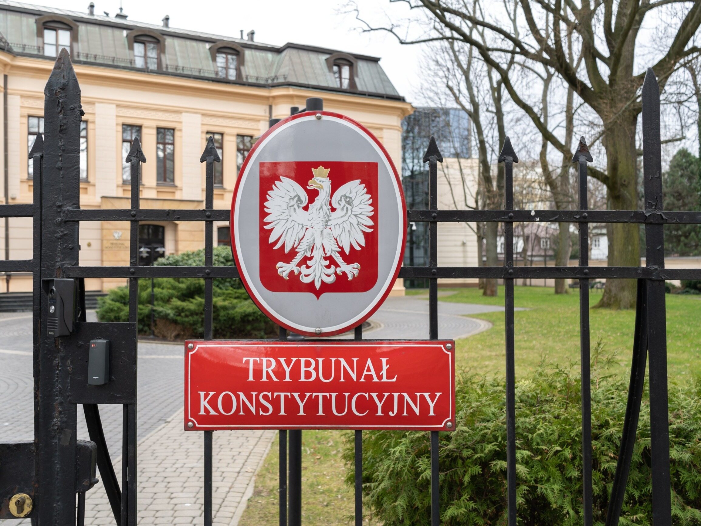 Trybunał Konstytucyjny przełożył rozprawę w sprawie wniosku premiera. Winny jest Sejm