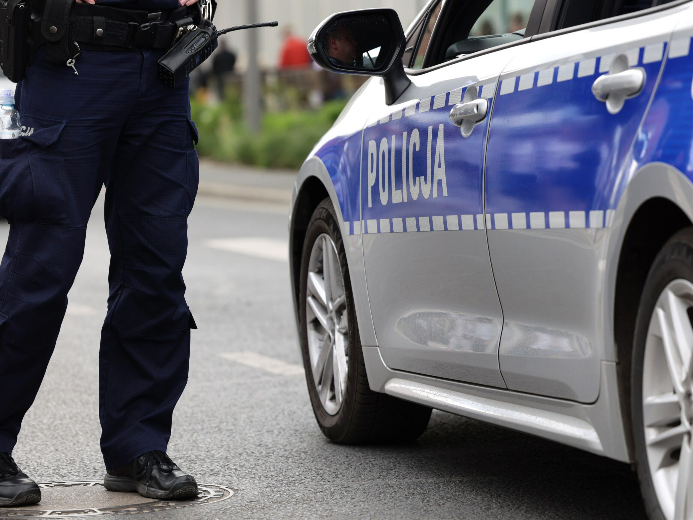 Akcja policji w Poznaniu. Padły strzały, mężczyznę z toporkiem obezwładniono