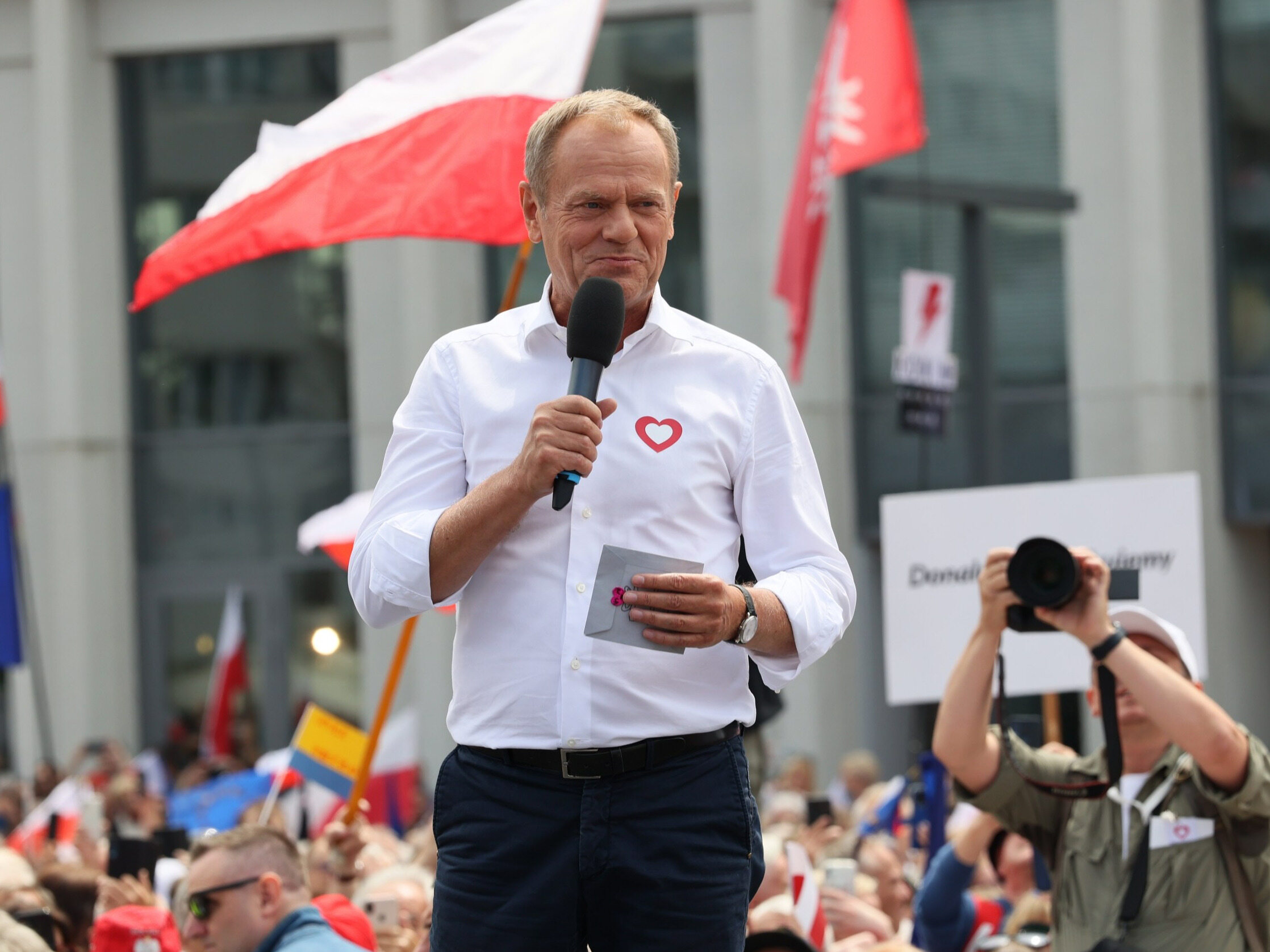 Donald Tusk dystansuje Jarosława Kaczyńskiego i goni Mateusza Morawieckiego. Najlepszy wynik od lat