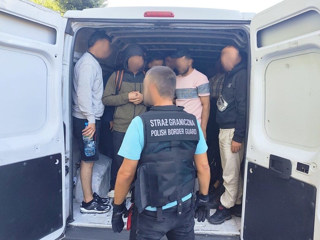 Kryzys migracyjny trwa. Zaskakujący widok po otwarciu przestrzeni ładunkowej