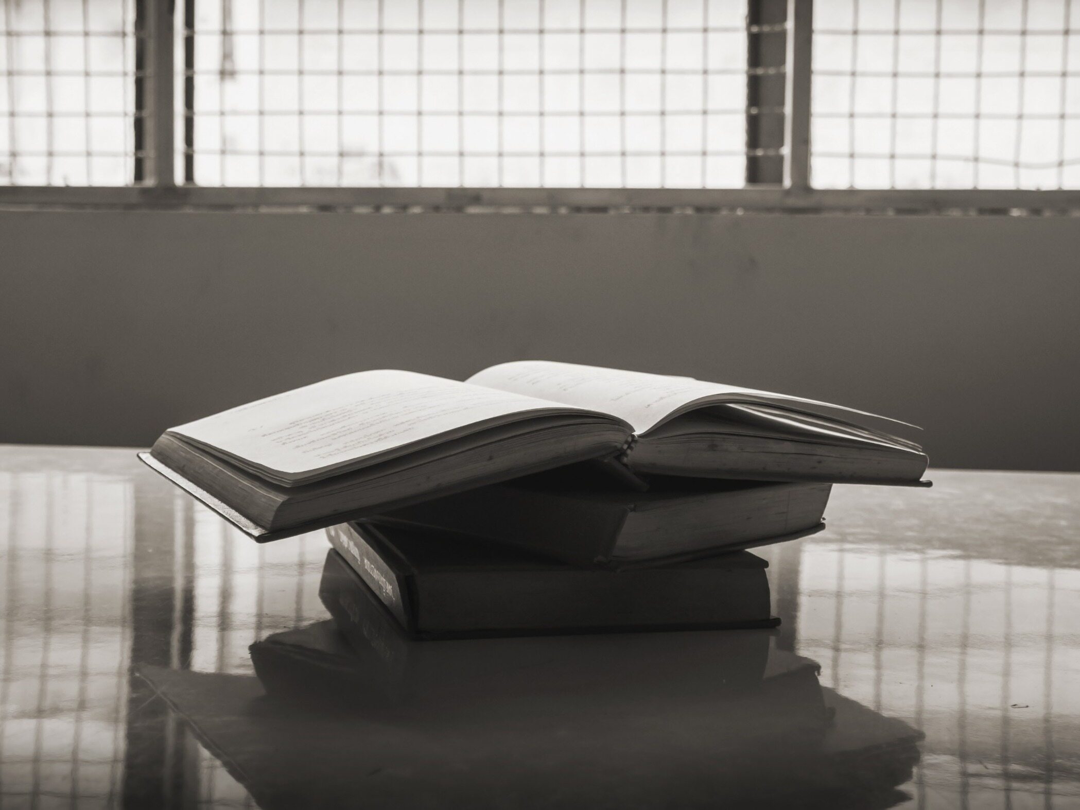 Orbitowski dla „Wprost”: Trudna młodzież? Co to w ogóle znaczy? Wszyscy jesteśmy trudni