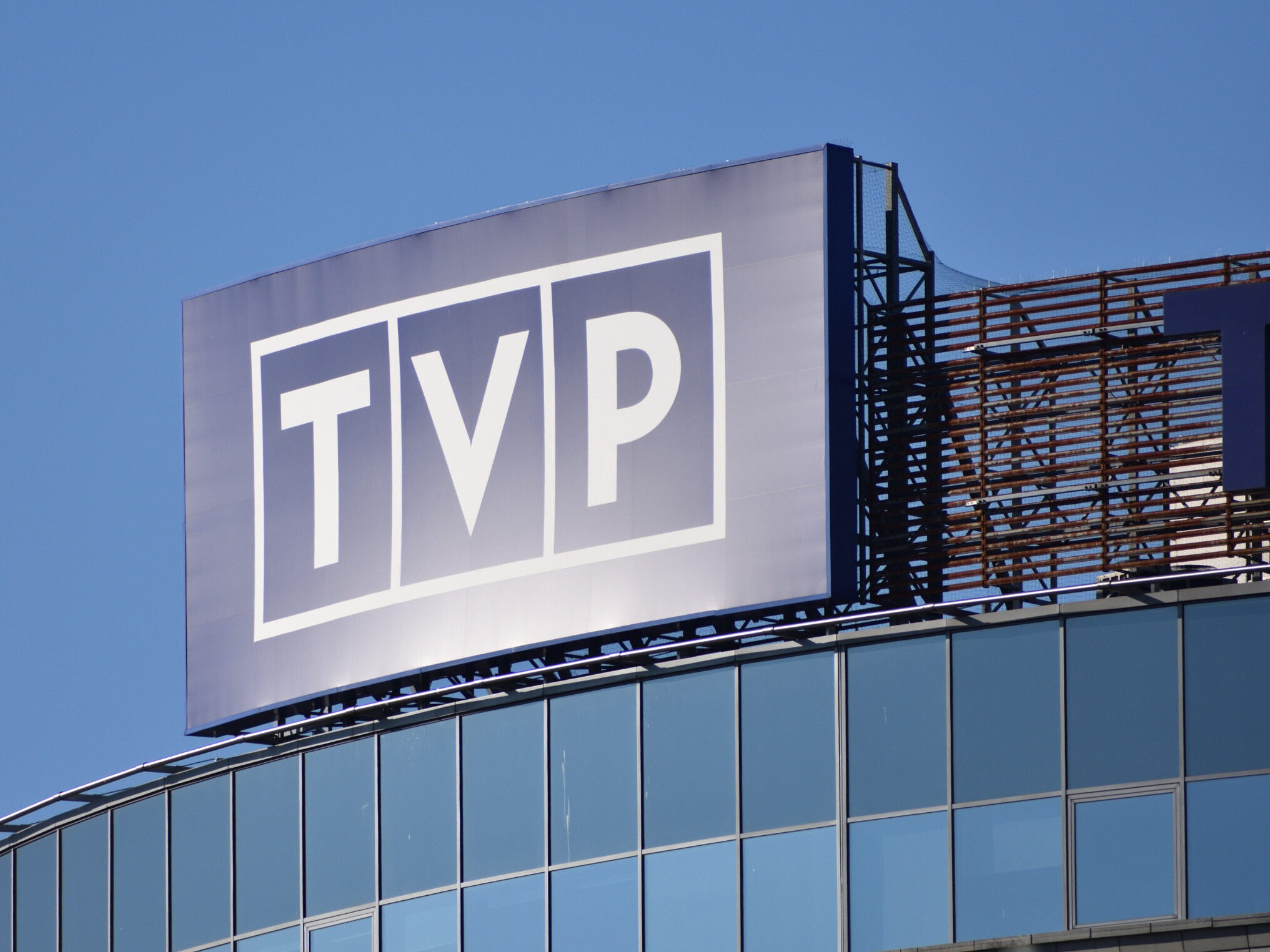 TVP przegrywa proces w trybie wyborczym. Powodem wykluczenie w sondażach