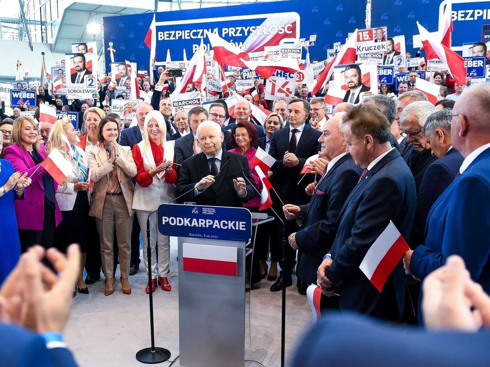 100 mld zł na politykę socjalną. Kaczyński straszy, że opozycja nie wyłoży takich kwot