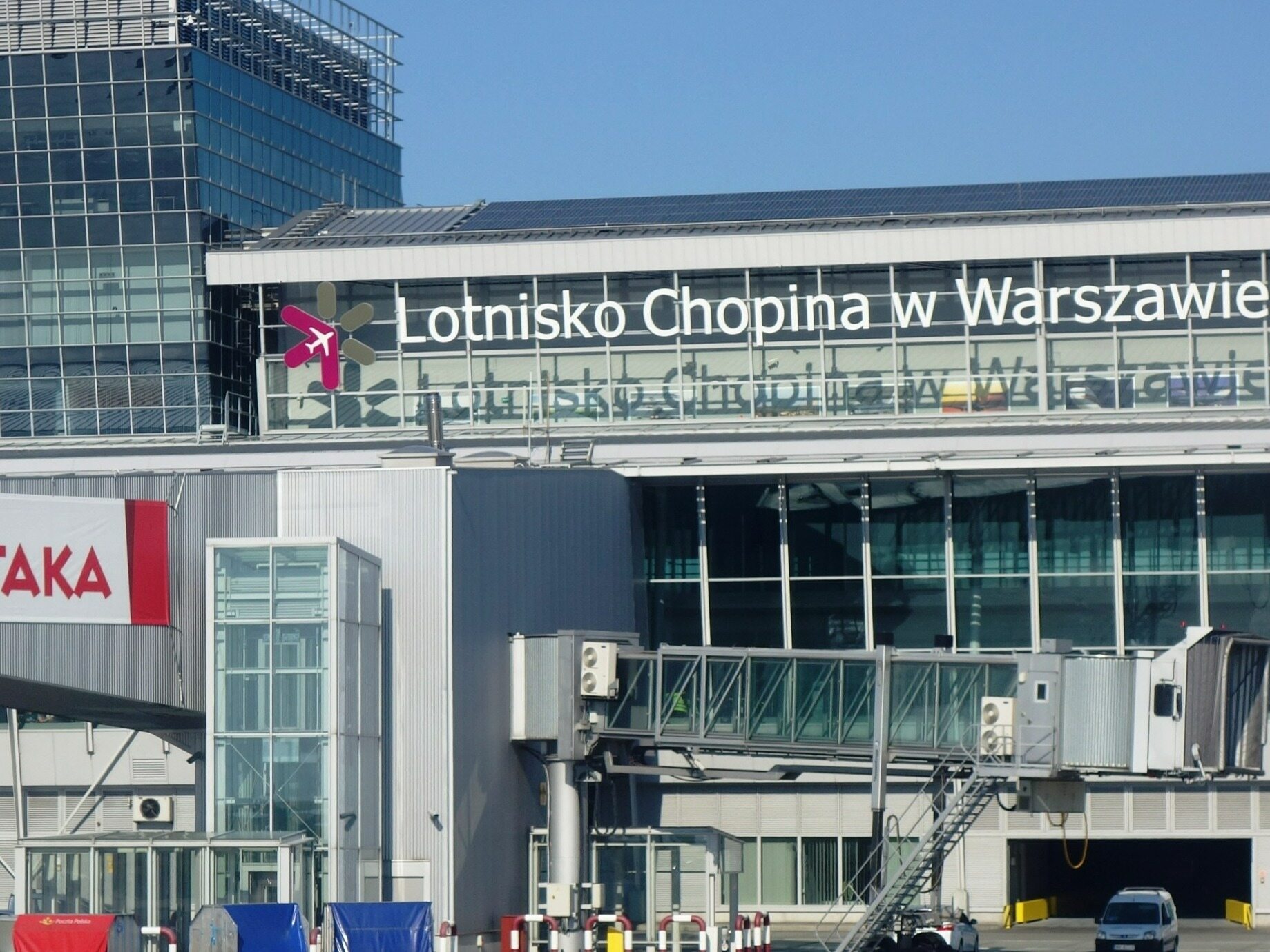 43-letni Polak zatrzymany na lotnisku Okęcie. Był poszukiwany przez Interpol