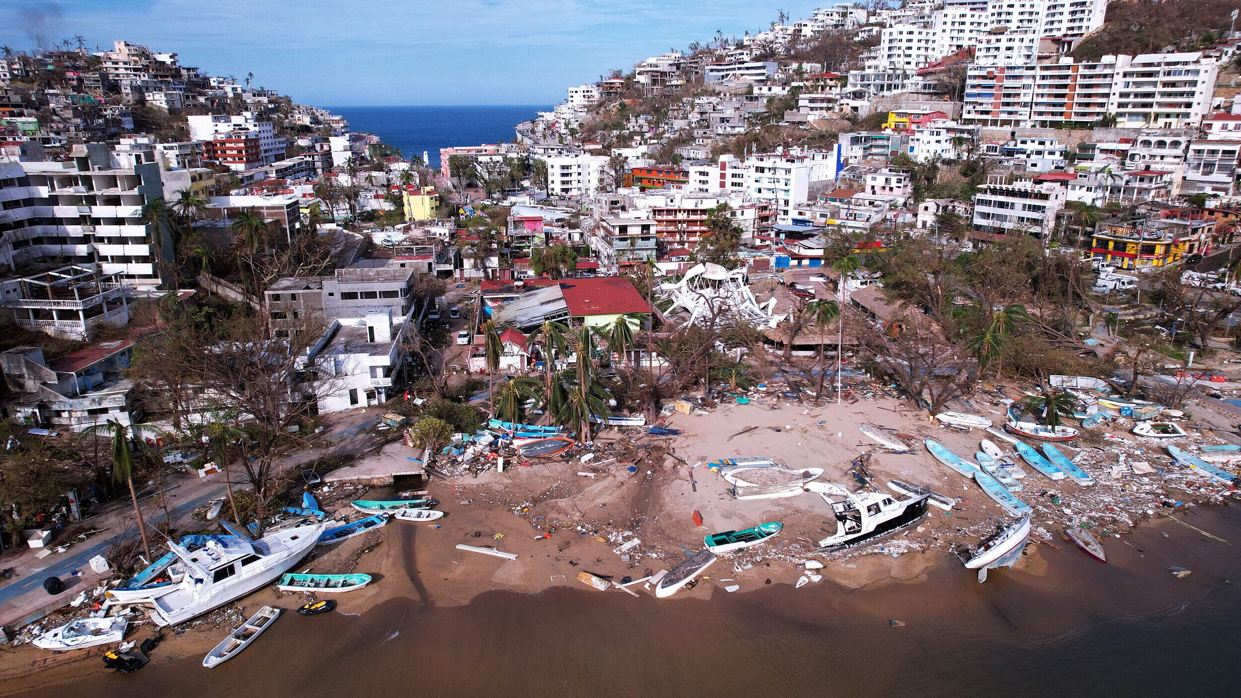 Huragan Otis uderzył w Acapulco i Guerrero. Polskie MSZ zabiera głos