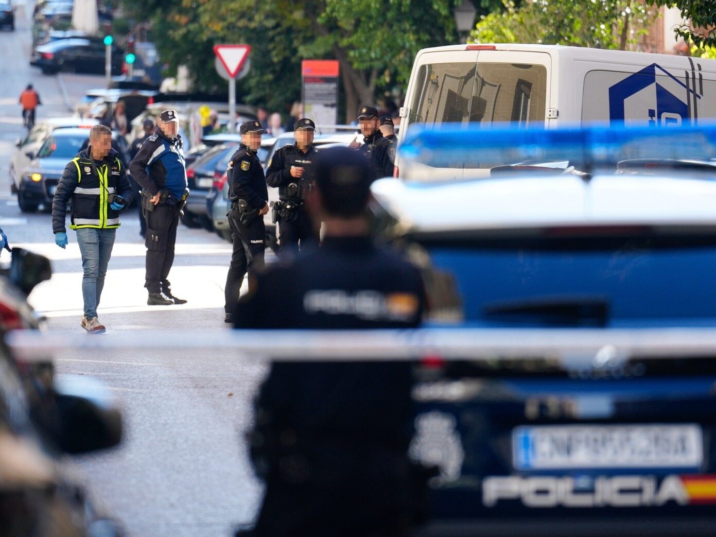 Atak w centrum Madrytu. Były europoseł został postrzelony w twarz