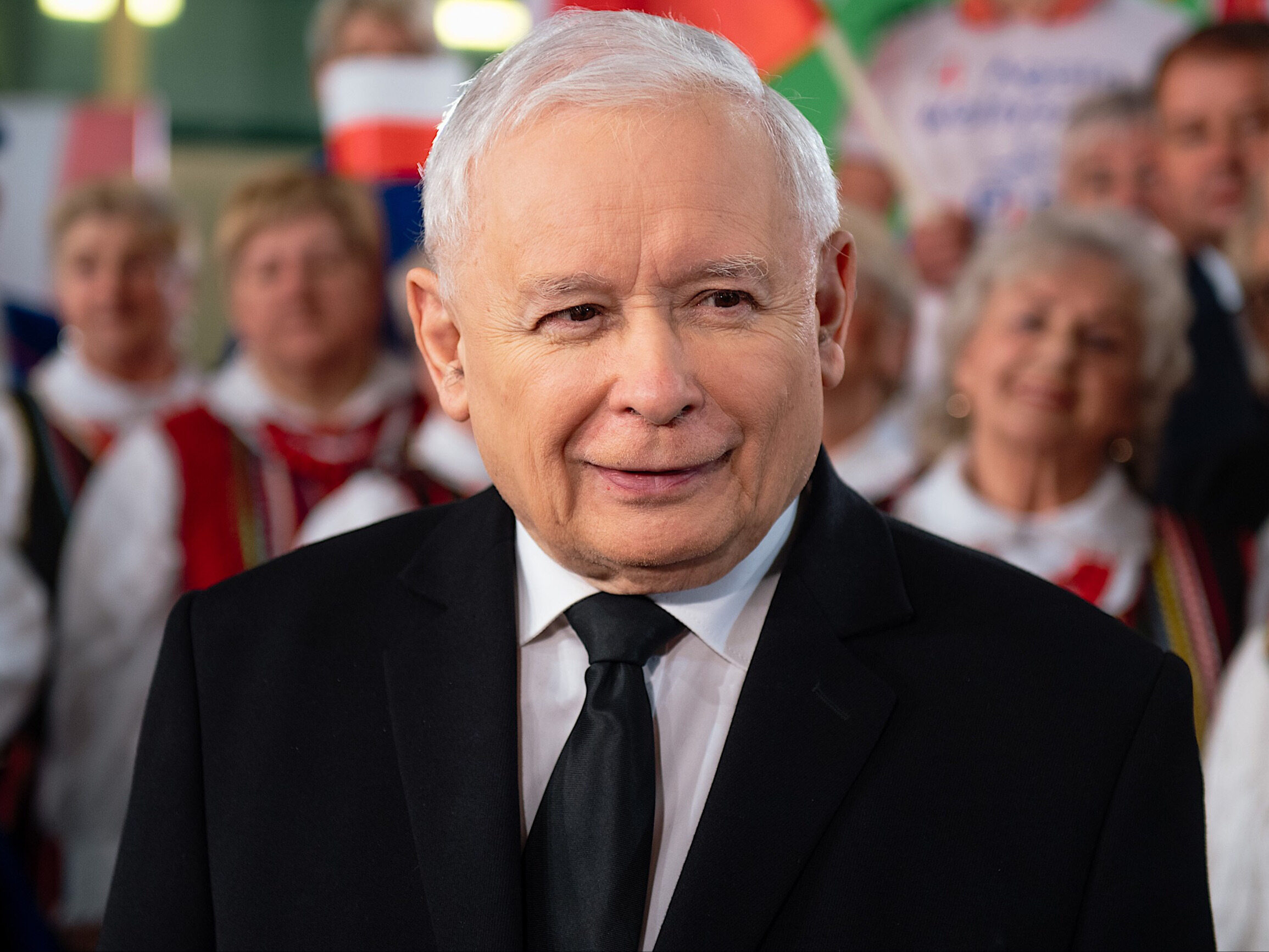 Prokuratura umorzyła postępowania ws. Jarosława Kaczyńskiego. Dotyczyły incydentu z miesięcznicy