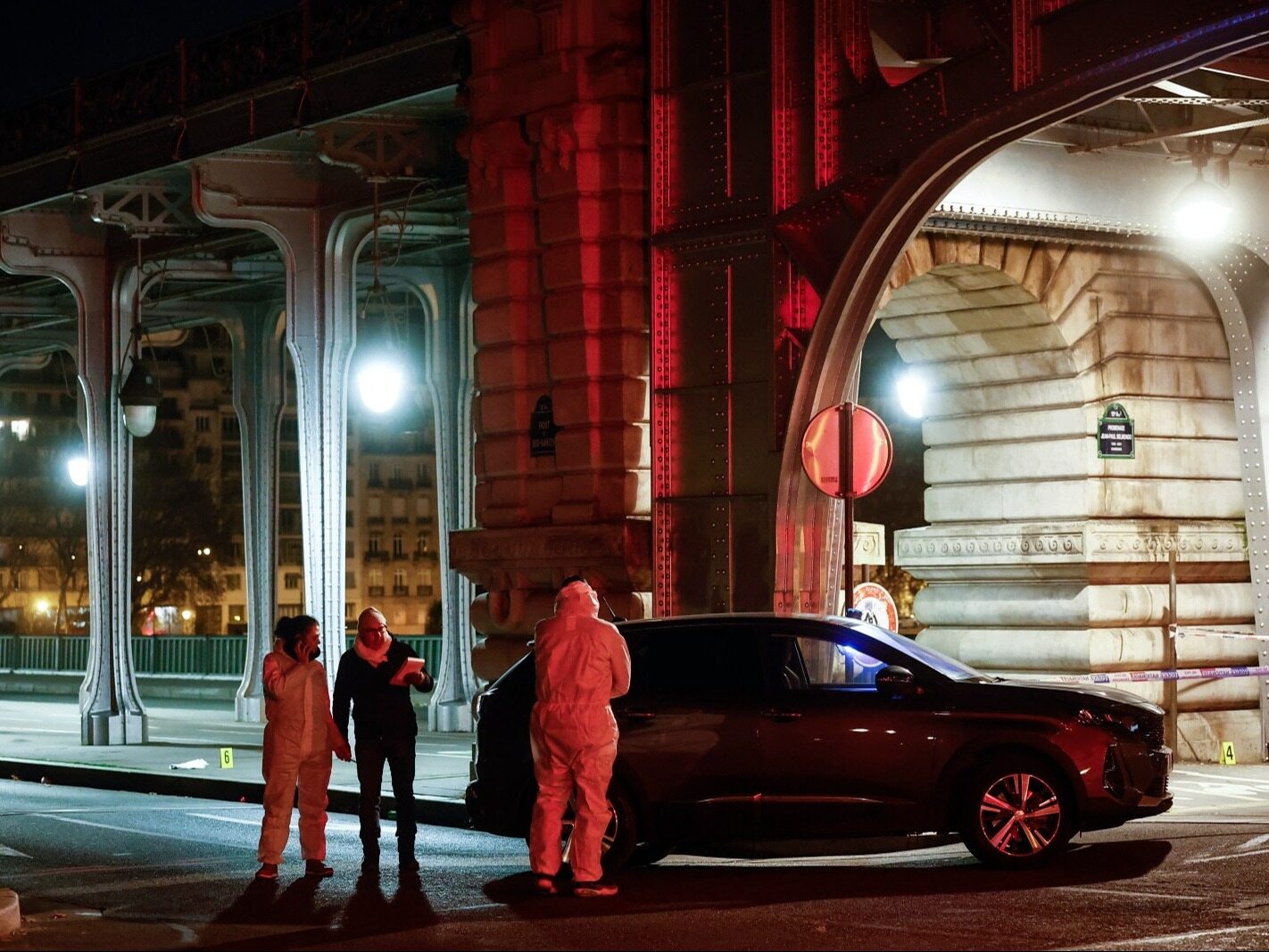 Atak nożownika niedaleko wieży Eiffla. Jedna osoba nie żyje, dwie są ranne