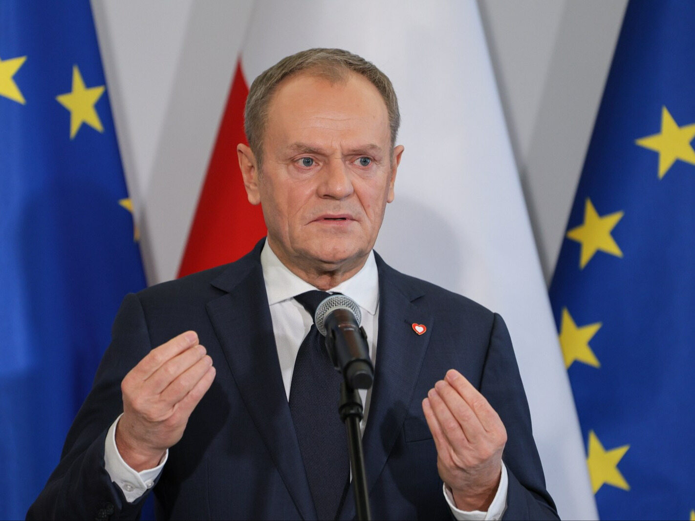 Donald Tusk spotkał się z nowymi ministrami. „Bolesny proces odchodzenia”