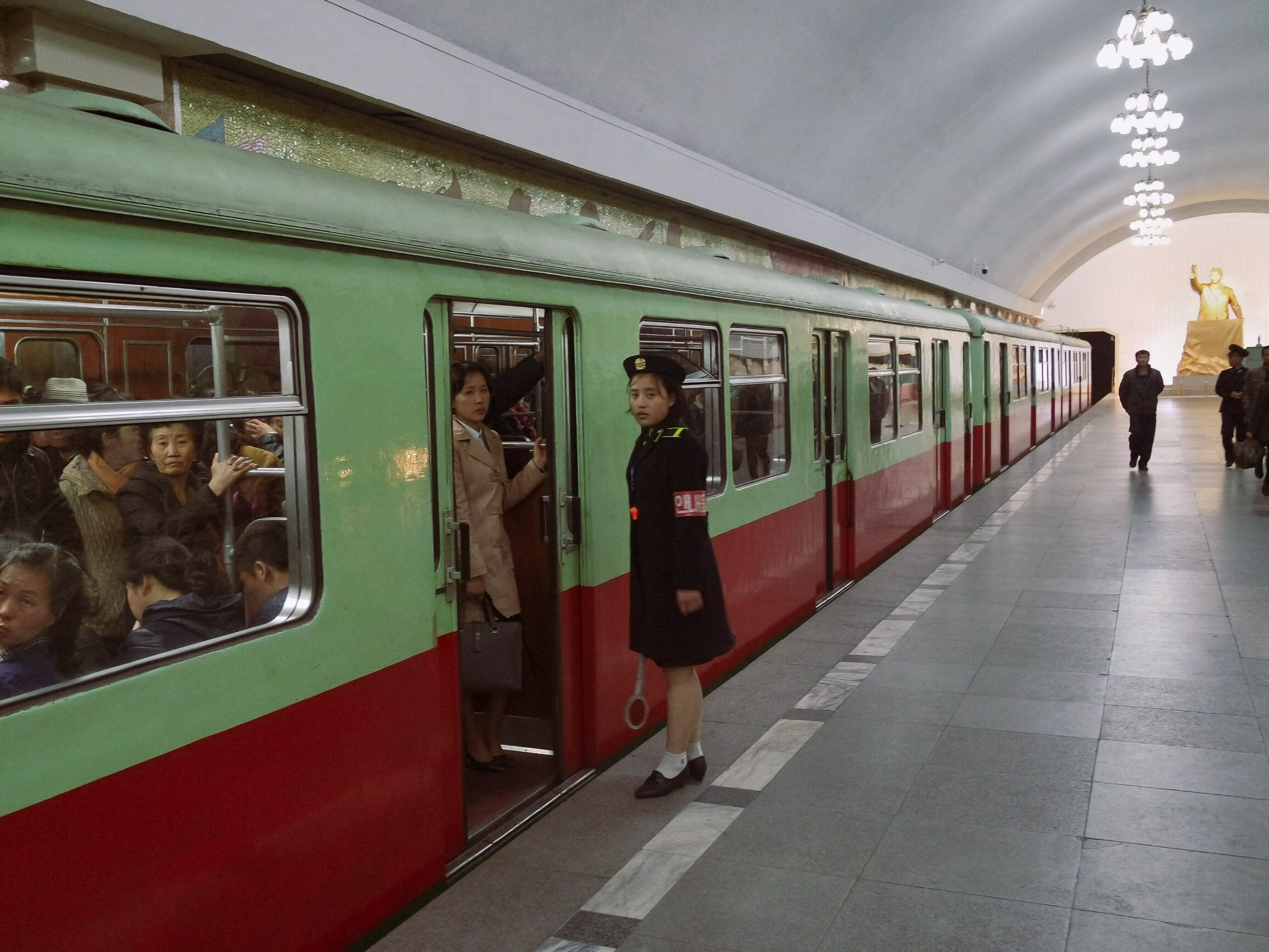 Publiczne egzekucje i śmierci z głodu. Jak wygląda życie w Korei Północnej?