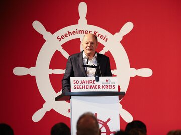 Kurs na zamrożenie wojny z Rosją. Olaf Scholz zbawcą kraju i całej Europy?