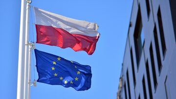 Polacy podzieleni w ocenie UE. W nowym sondażu widoczny jest pewien trend