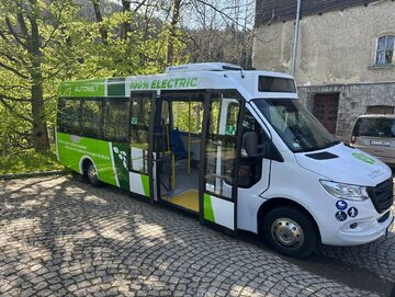 Ruszyły testy elektrycznego busa na szlaku do Morskiego Oka. Dyrektor TPN o największym wyzwaniu