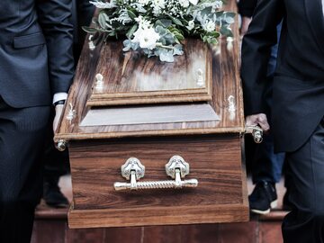 Skandal podczas pogrzebu w Olsztynie. „Zbezczeszczono ciało mojego ojca”