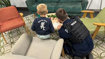 Czterolatek przyszedł sam do banku. Zabawa wymknęła się spod kontroli