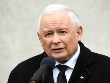 Kaczyński na miesięcznicy smoleńskiej zwyzywał manifestanta. „Ty putinowska szmato”