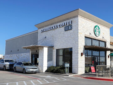 Starbucks ma nowego szefa i jednocześnie wizerunkowy problem. Chodzi o dojazdy