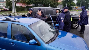 Będą kary za odmowę ewakuacji. Obowiązują w trzech województwach