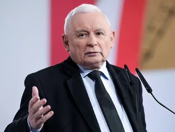 Kaczyński pojawił się w nowych „Wiadomościach”. Adamczyk nagle przerwał wywiad