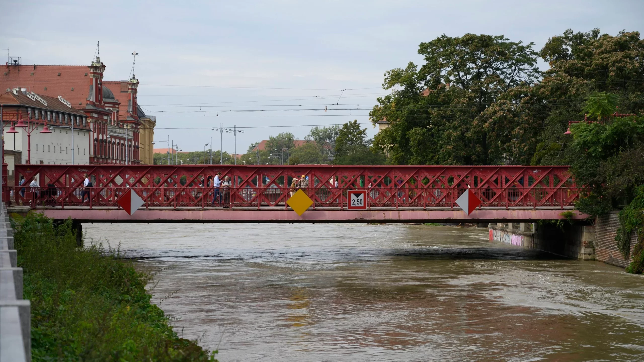 Kierowcy we Wrocławiu wściekli. Jacek Sutryk się tłumaczy Kierowcy we Wrocławiu wściekli. Jacek Sutryk się tłumaczy