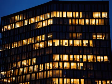 Nie potrafią zwolnić się z pracy. W tym celu zatrudniają... doradców Nie potrafią zwolnić się z pracy. W tym celu zatrudniają... doradców