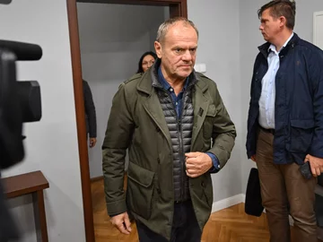 „Niedyskrecje parlamentarne”. Podwójna wpadka Tuska. „Nie ma przemyślanego planu zwalczania PiS”