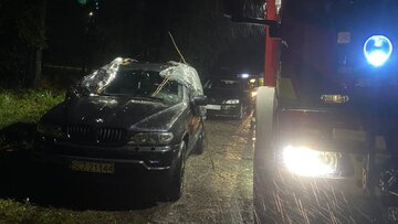 Okradli i zniszczyli pojazdy strażaków. Druhowie jechali do akcji