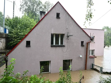 Pojechaliśmy do wsi między Głuchołazami a Nysą. Mieszkańcy po powodzi „zdani na siebie”