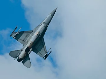 Rumuńskie F-16 w akcji. Rosyjski dron „zabłądził” w trakcie ostrzału